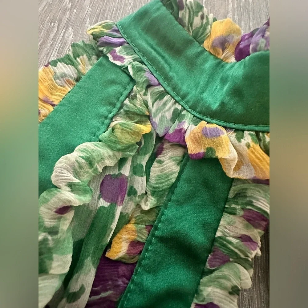 True Couture Floral Halter Top, size Small, EUC - Picture 8 of 12